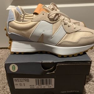 New Balance 327